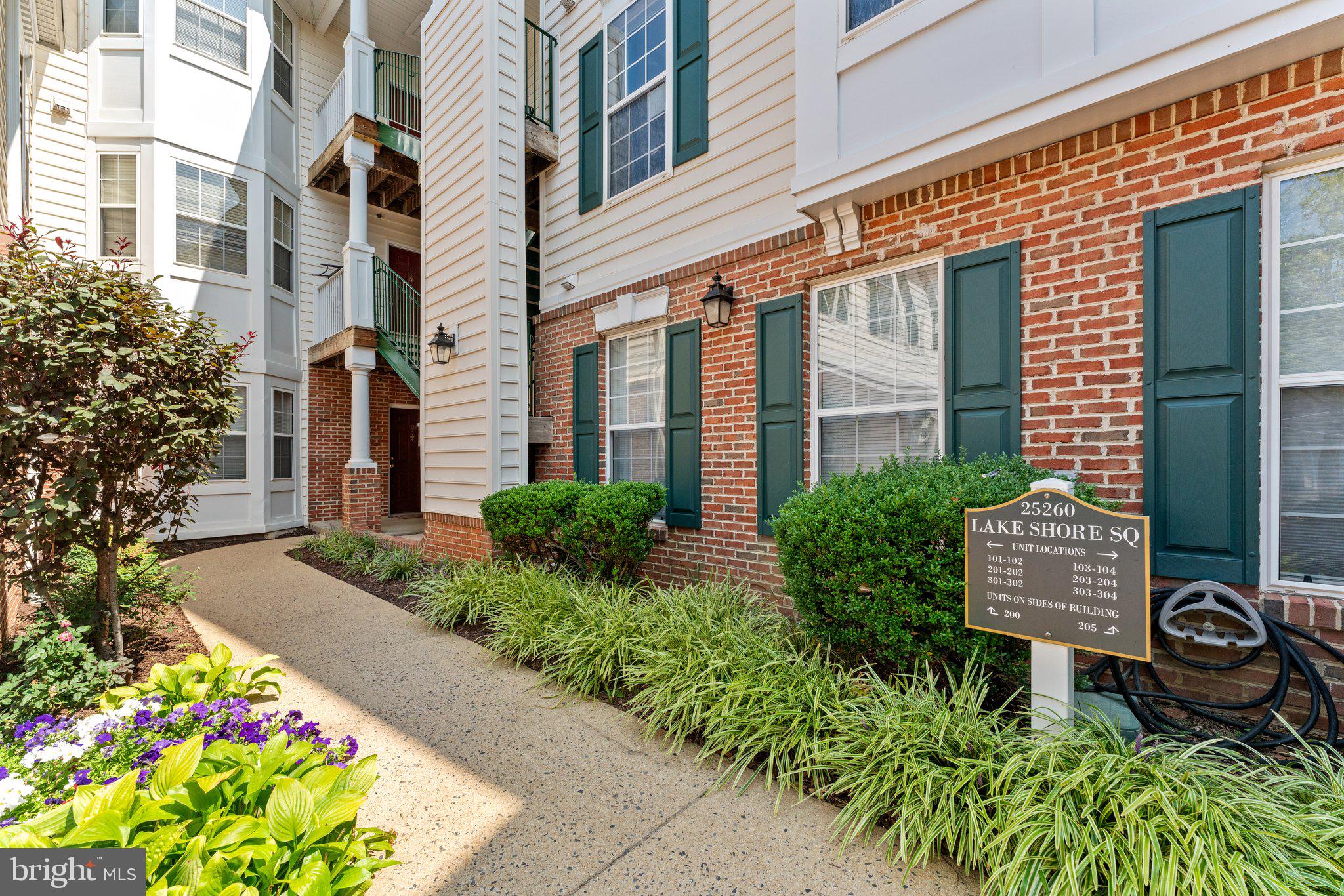 25260 Lake Shore Sq #202