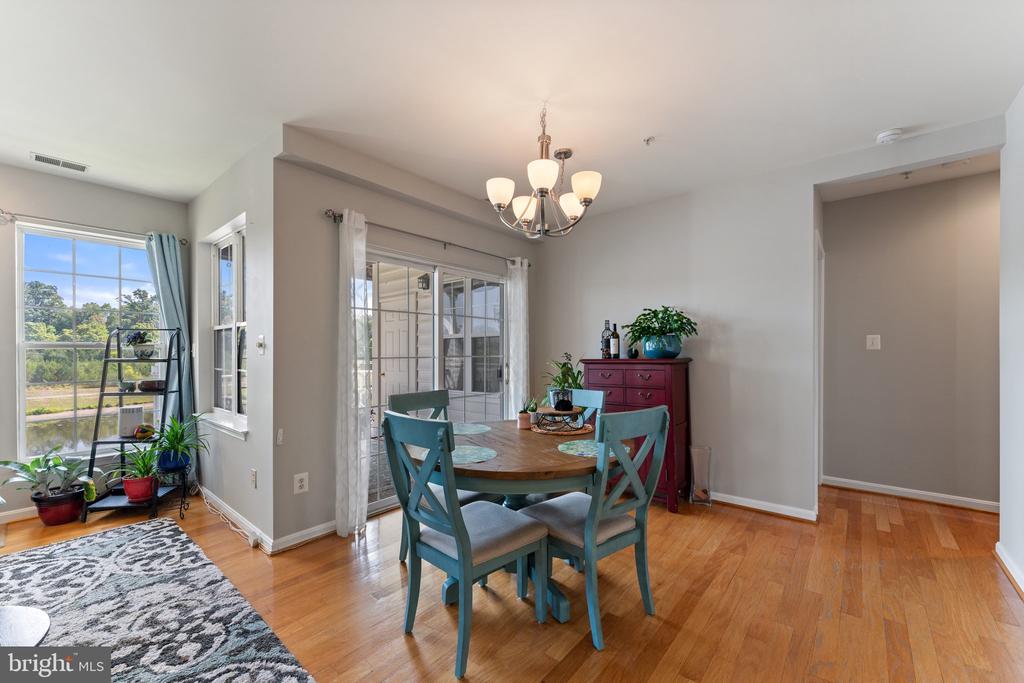 25260 Lake Shore Sq #202