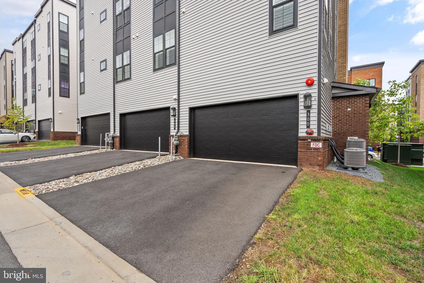 43443 Croson Ln #300