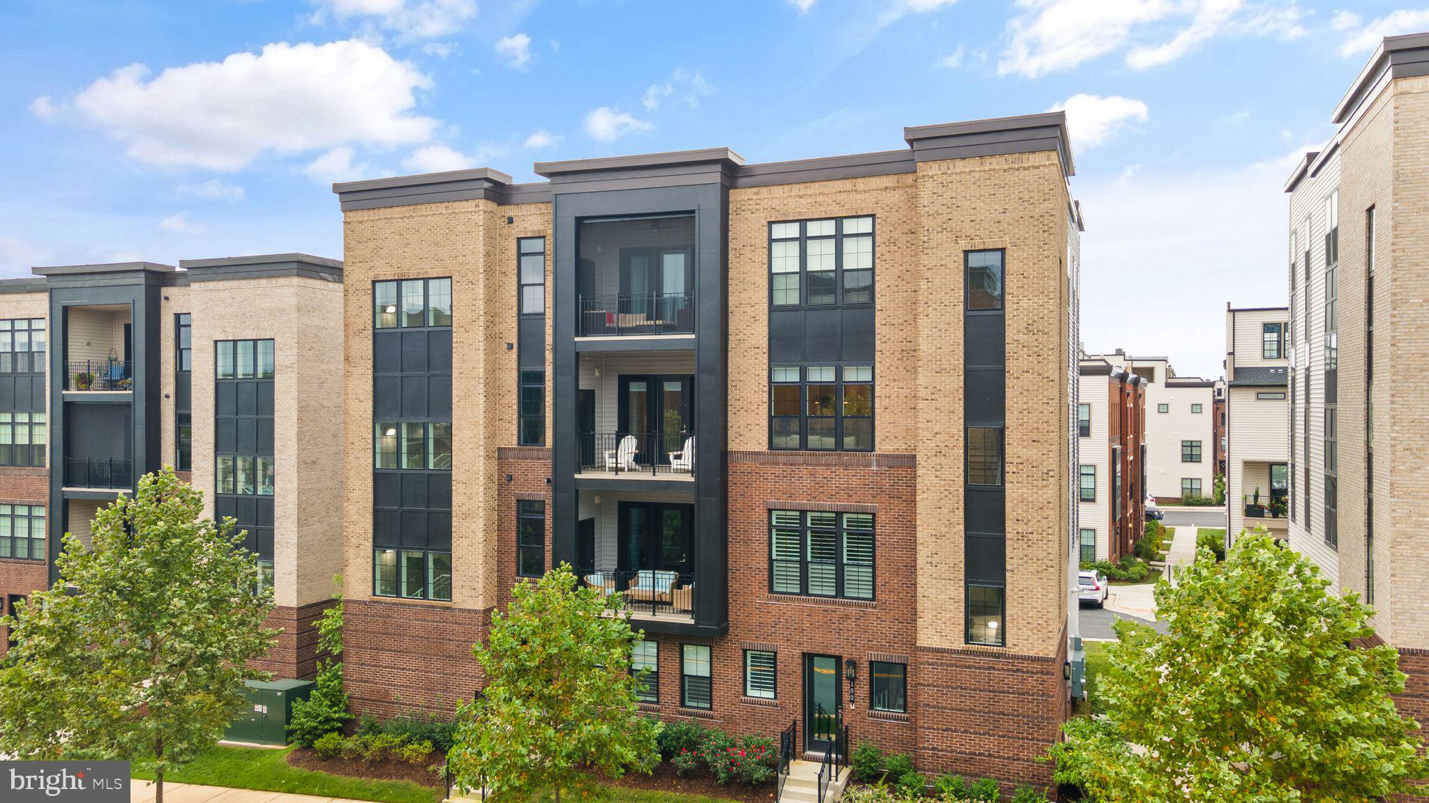 43443 Croson Ln #300