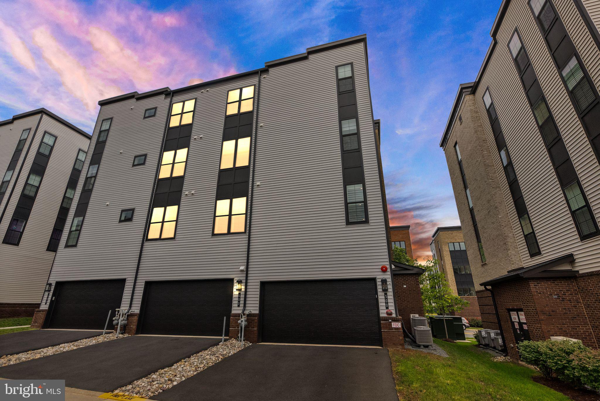 43443 Croson Ln #300