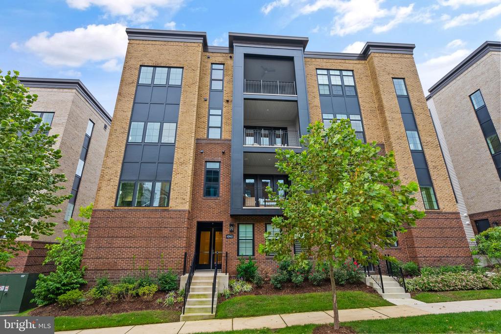 43443 Croson Ln #300