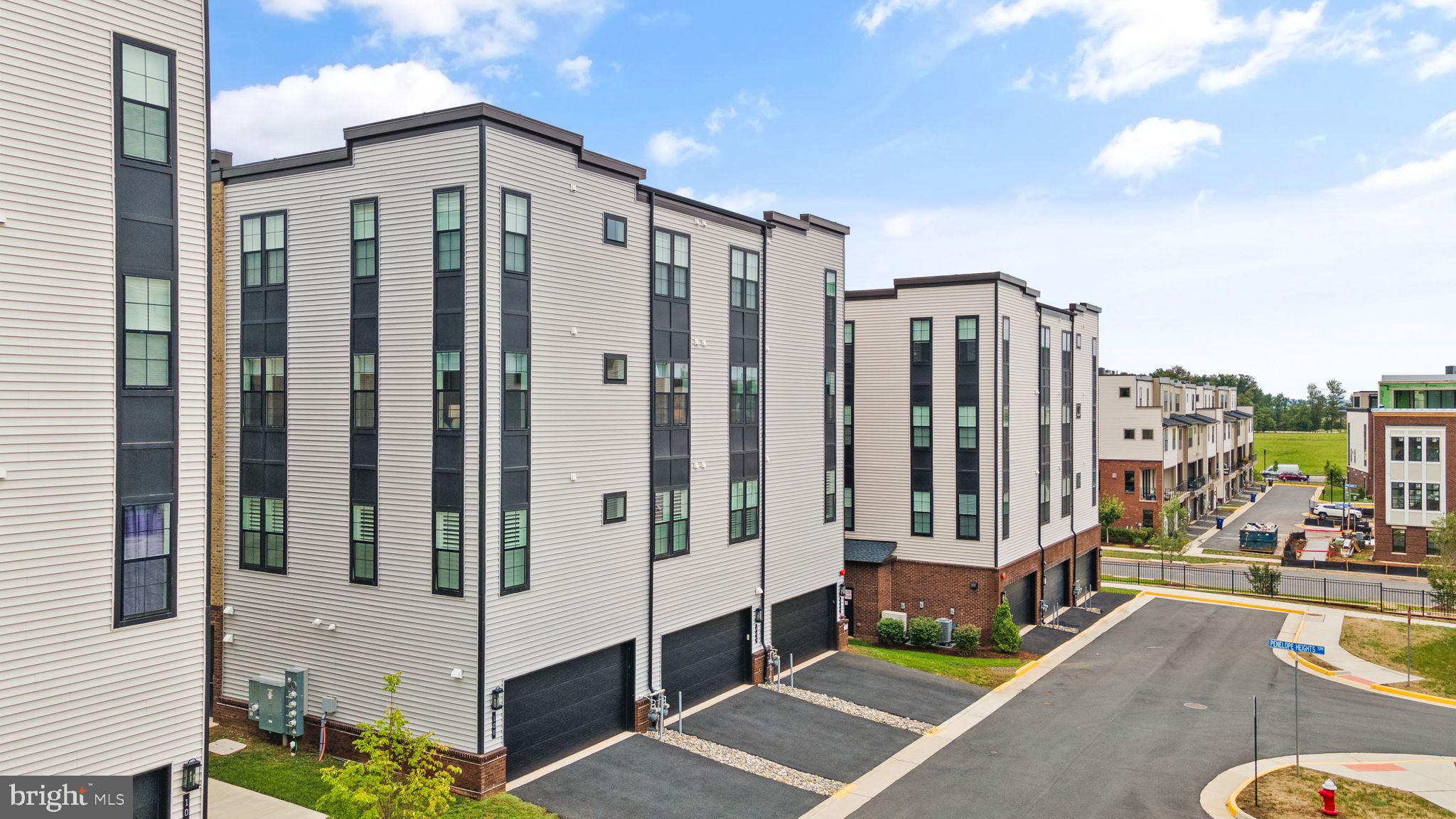 43443 Croson Ln #300