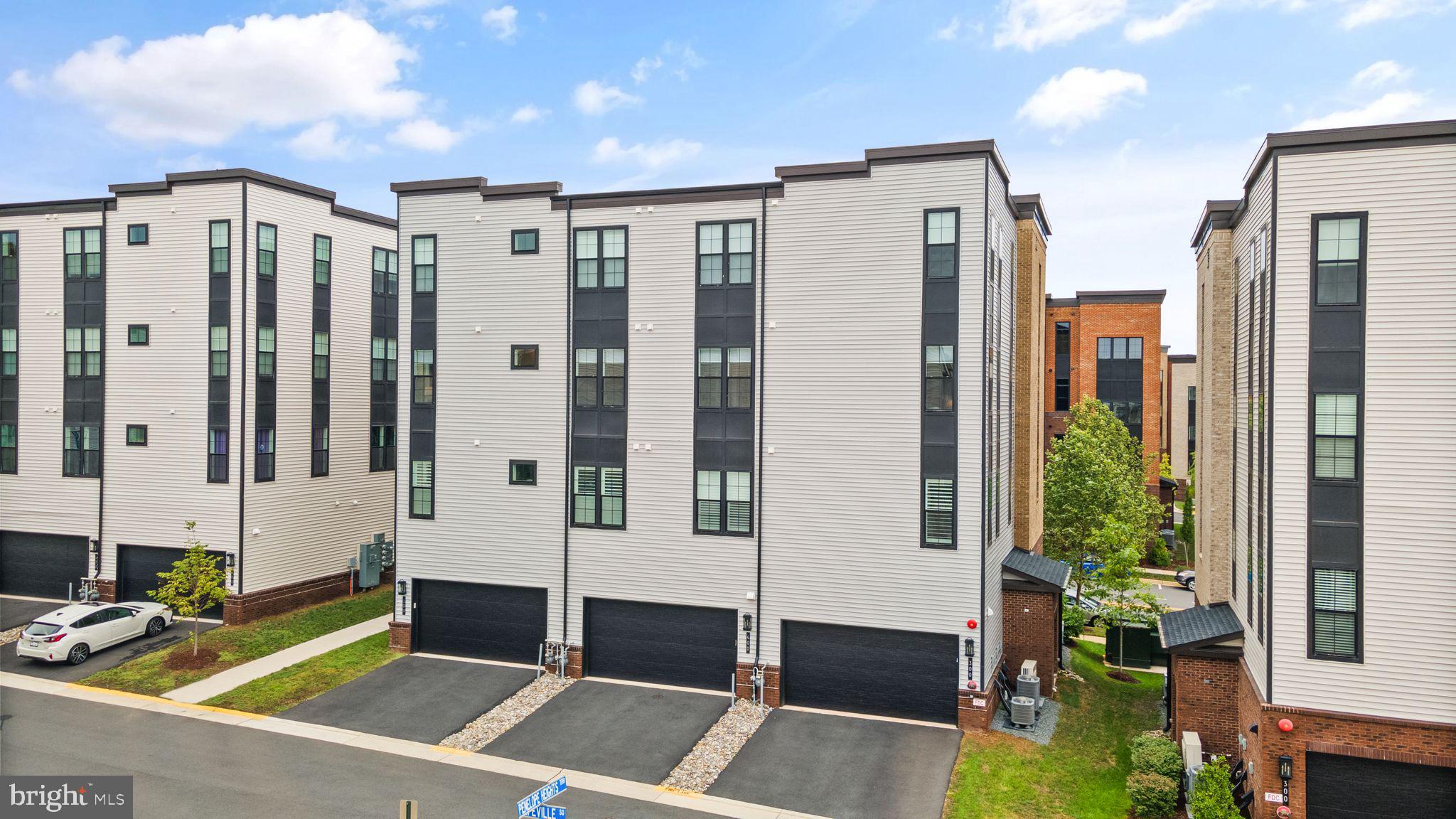 43443 Croson Ln #300