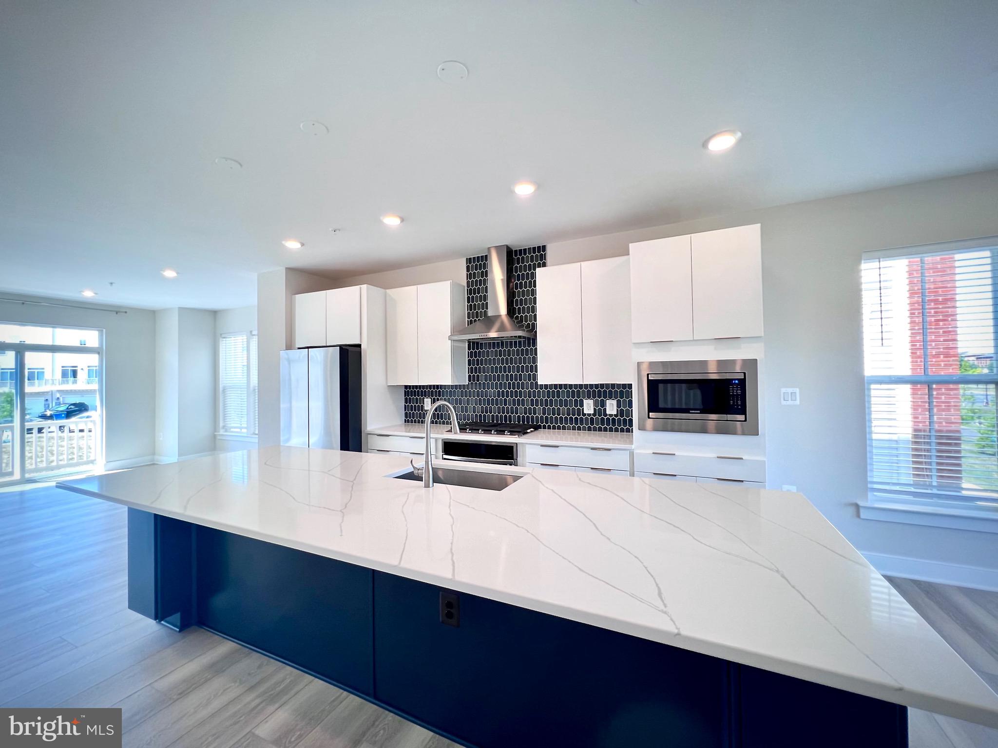 23162 HORSESHOE TRAIL SQ