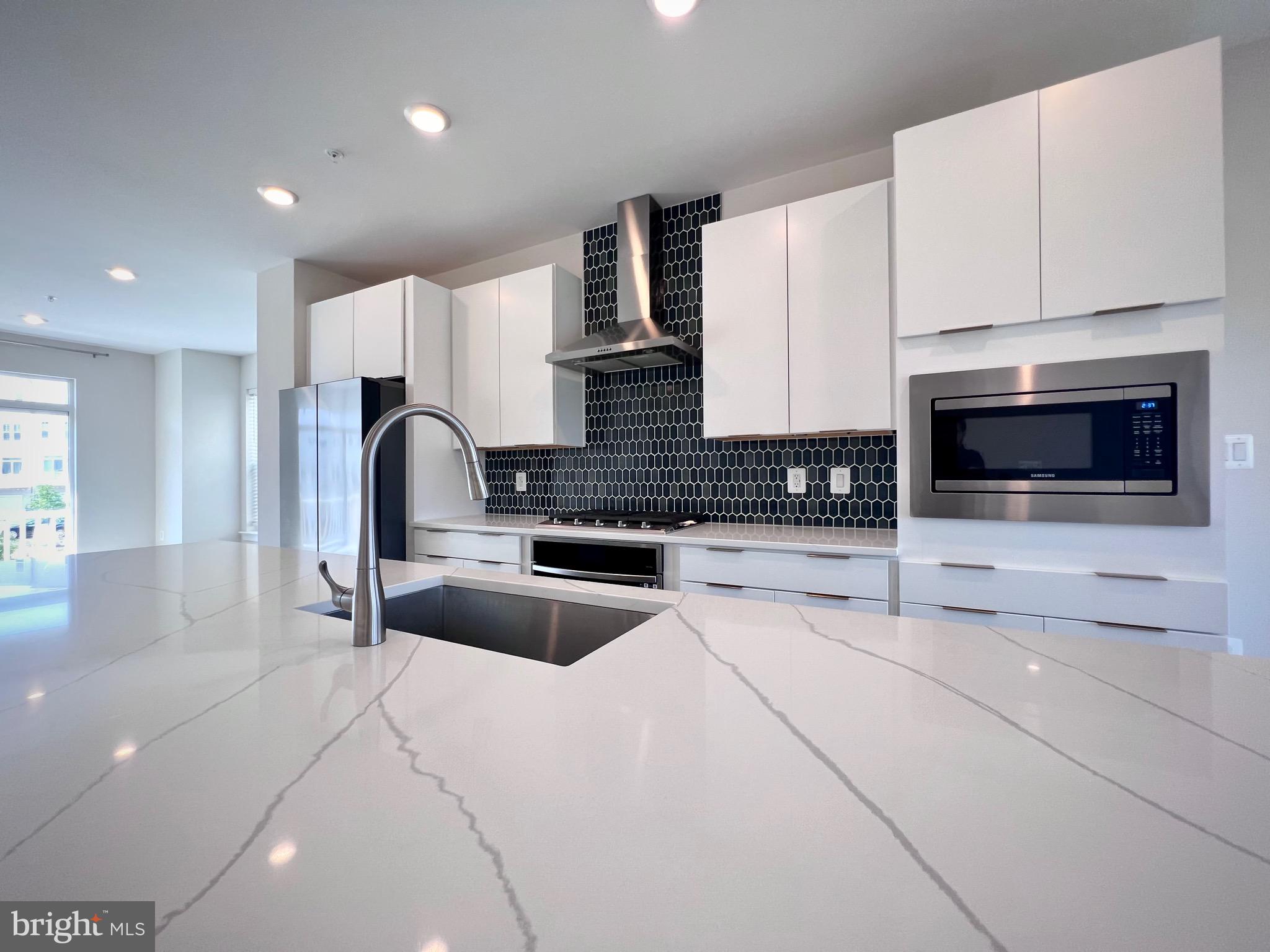 23162 HORSESHOE TRAIL SQ