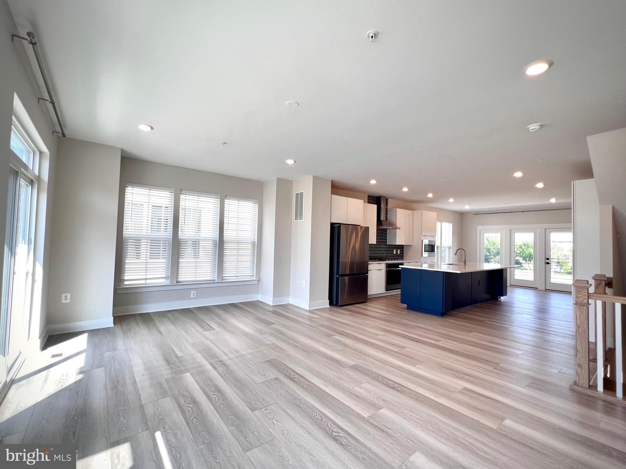 23162 HORSESHOE TRAIL SQ