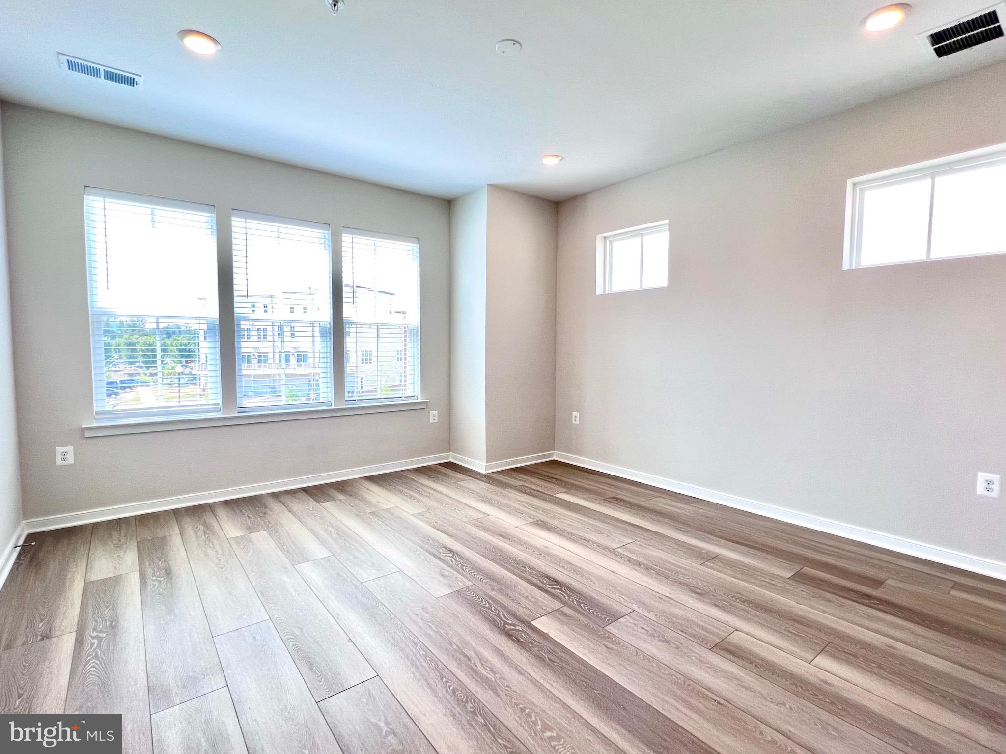 23162 HORSESHOE TRAIL SQ