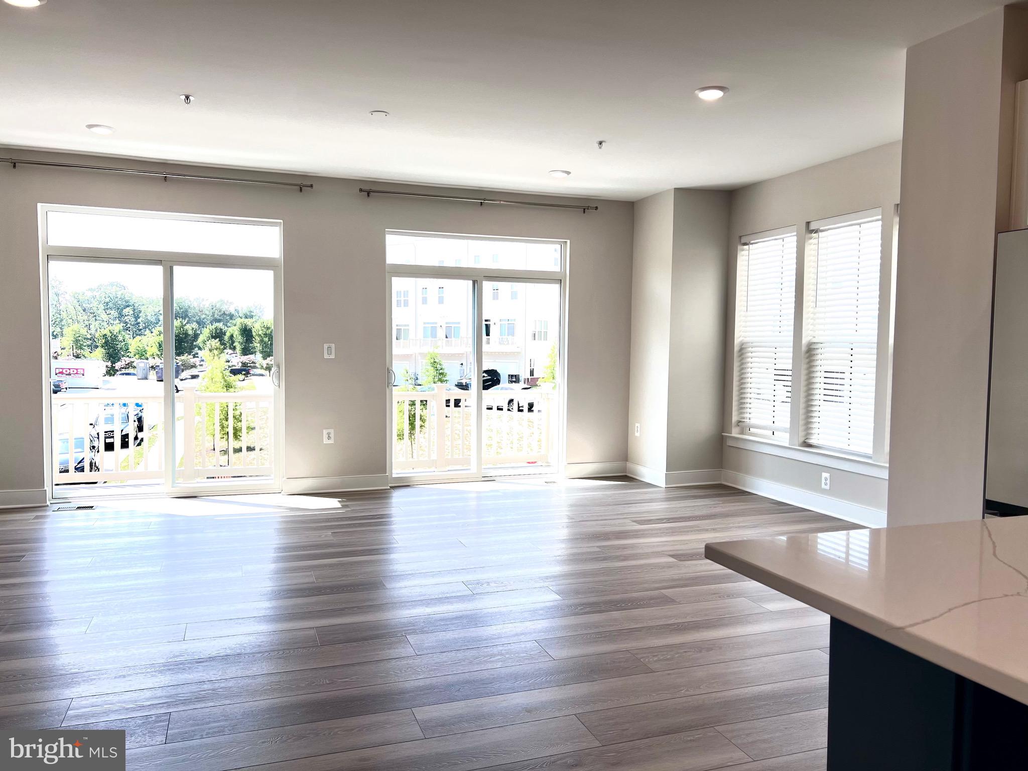 23162 HORSESHOE TRAIL SQ
