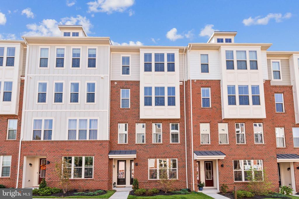 769 Mount Airy Ter NE