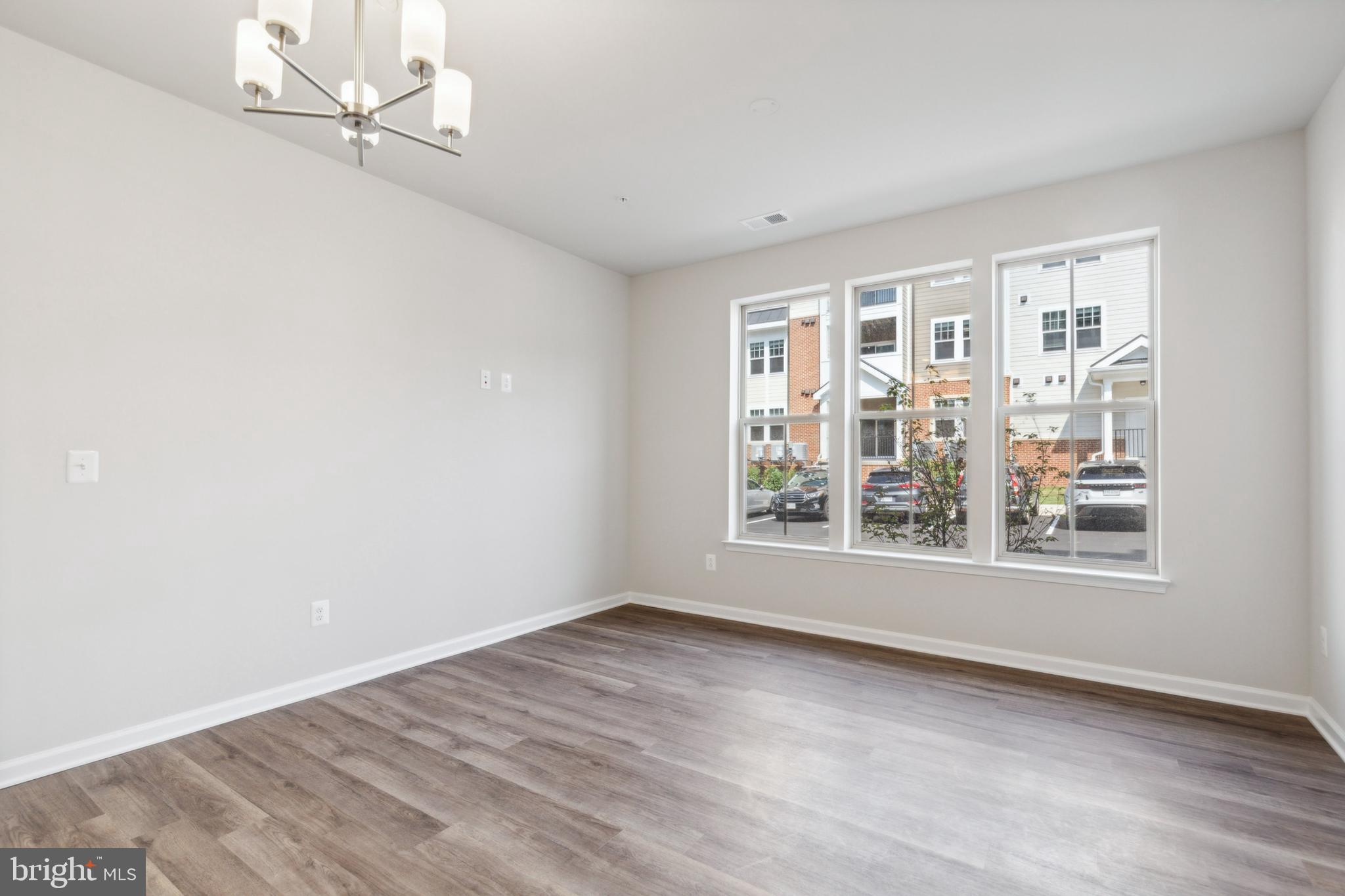 769 Mount Airy Ter NE
