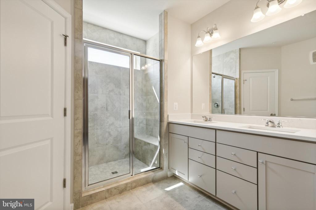 769 Mount Airy Ter NE