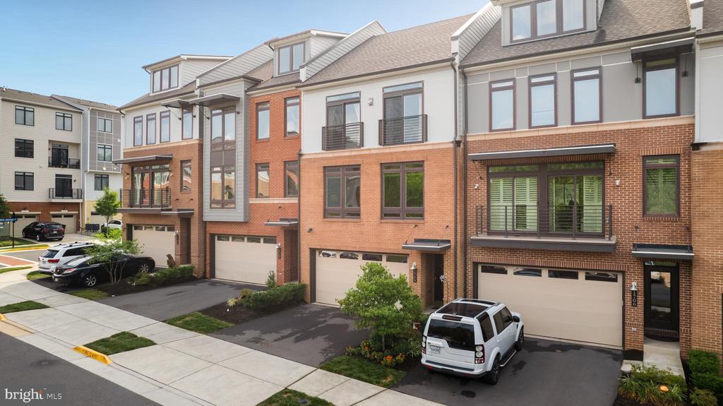 1704 River Sandstone Ter SE