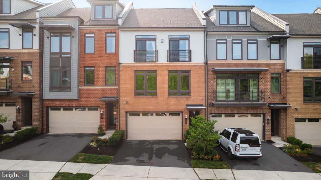 1704 River Sandstone Ter SE