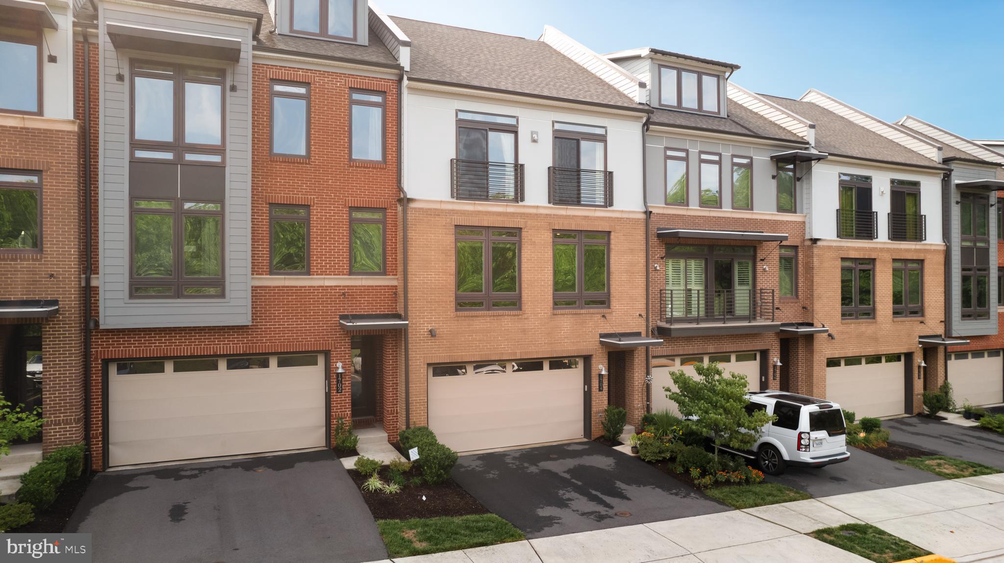 1704 River Sandstone Ter SE