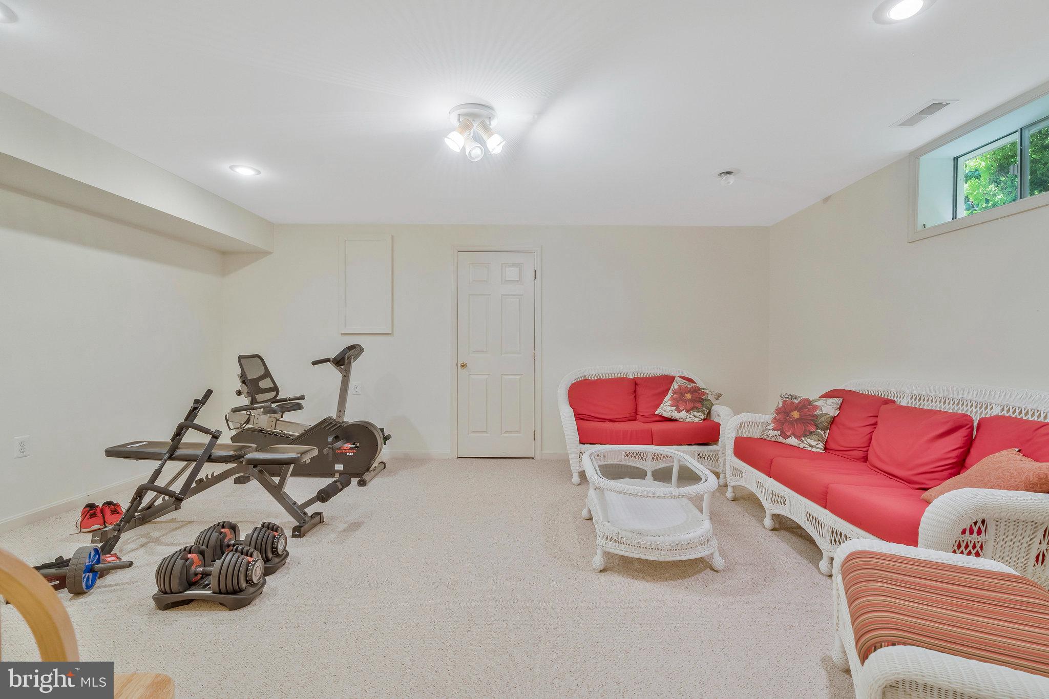 103 Stone Ct NE