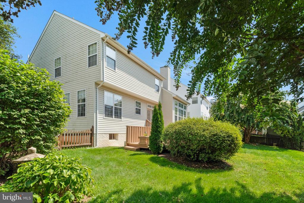 103 Stone Ct NE