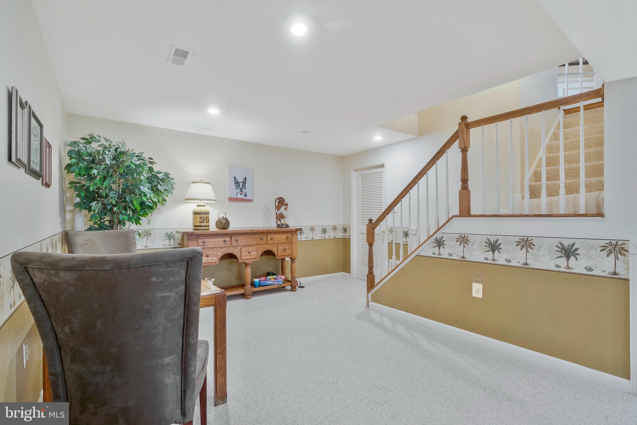 103 Stone Ct NE