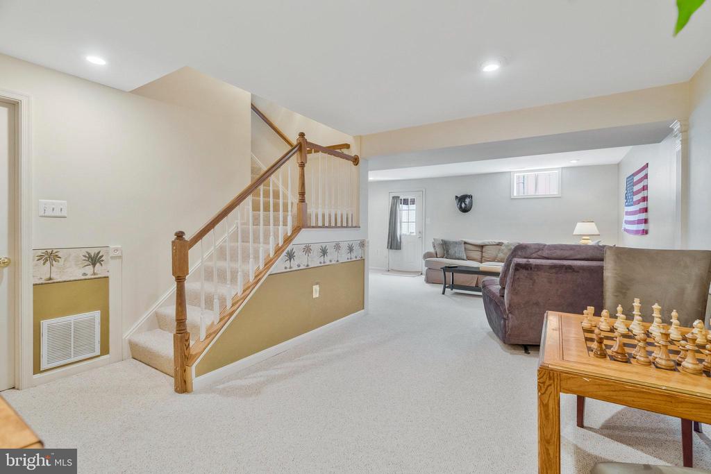 103 Stone Ct NE