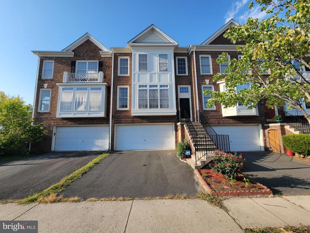 42682 ROLLING ROCK SQ