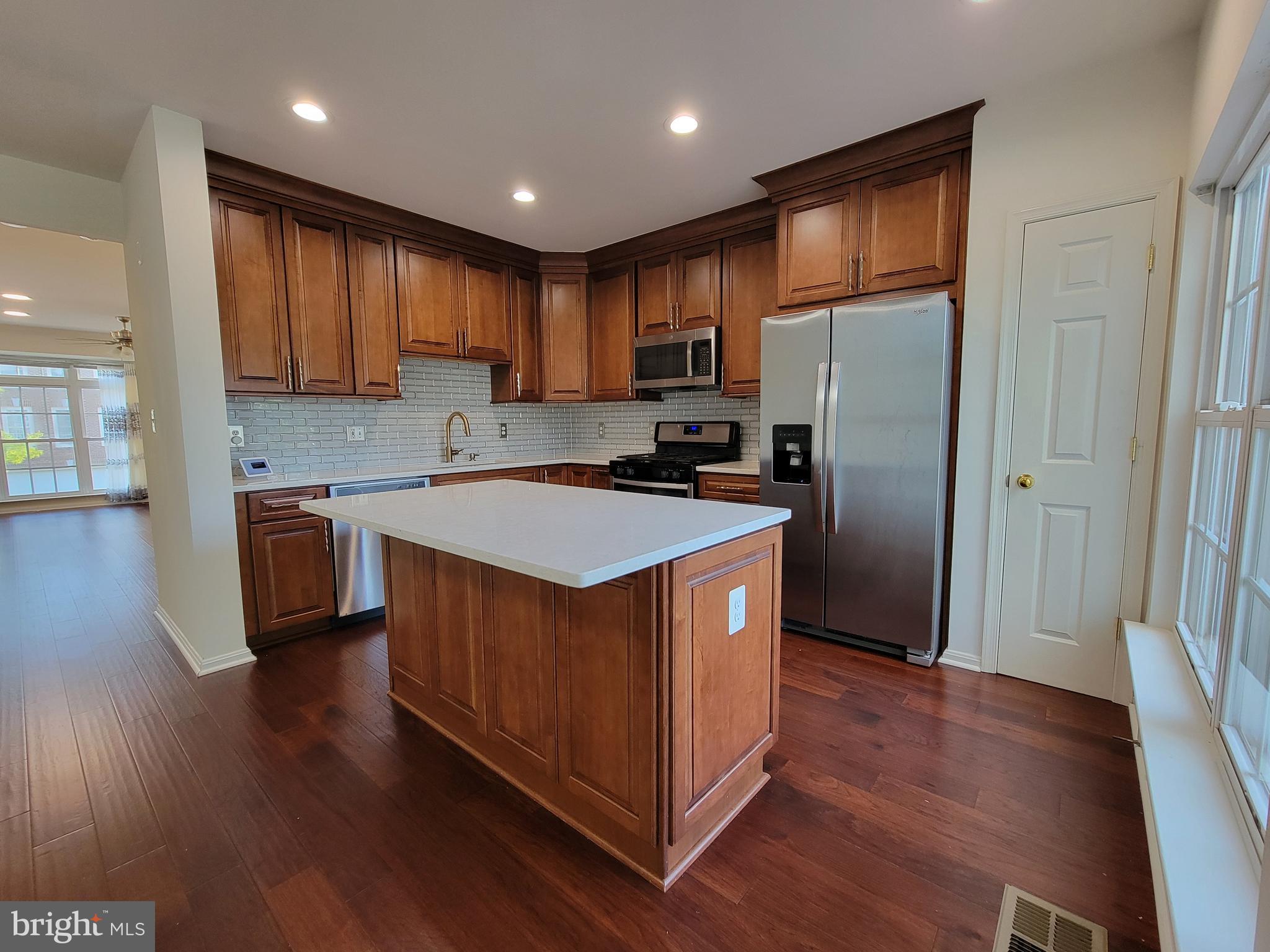 42682 ROLLING ROCK SQ
