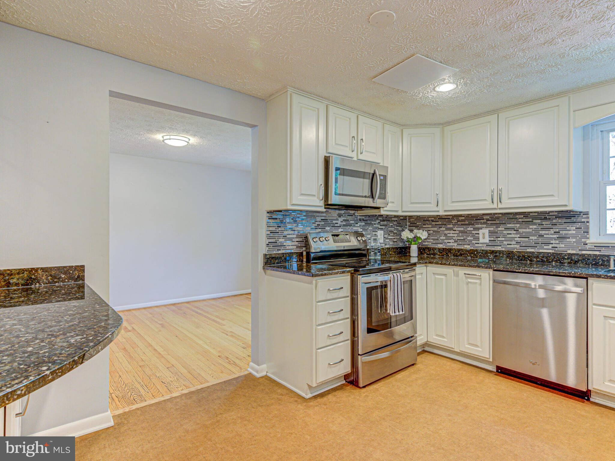 244 Silverleaf Dr