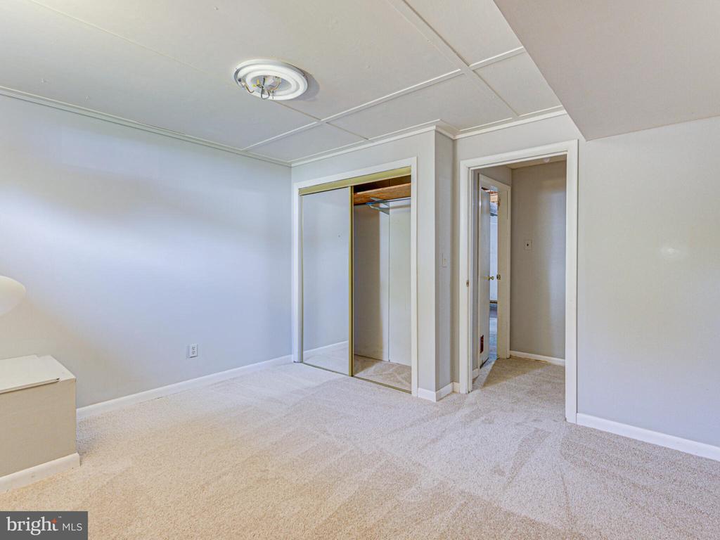 244 Silverleaf Dr