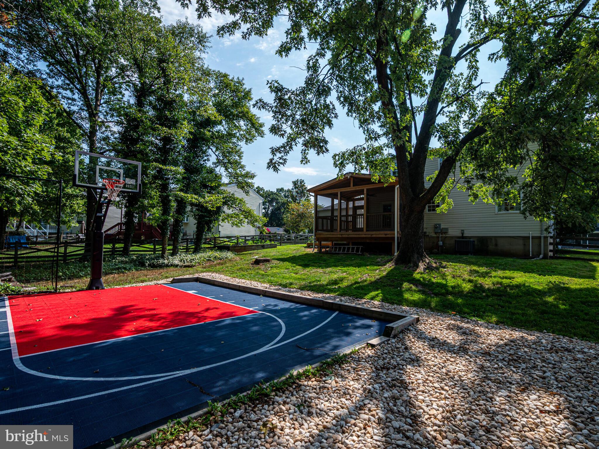 244 Silverleaf Dr