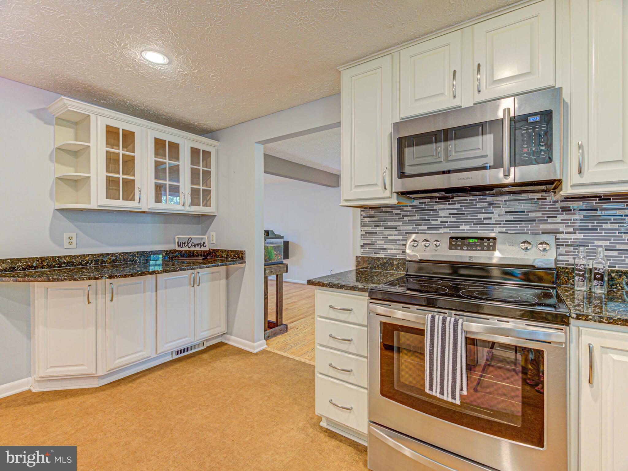 244 Silverleaf Dr