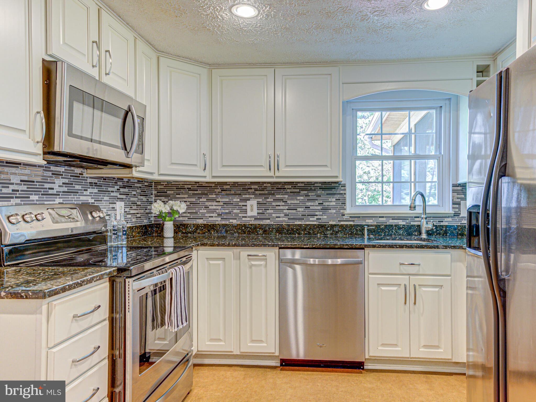 244 Silverleaf Dr