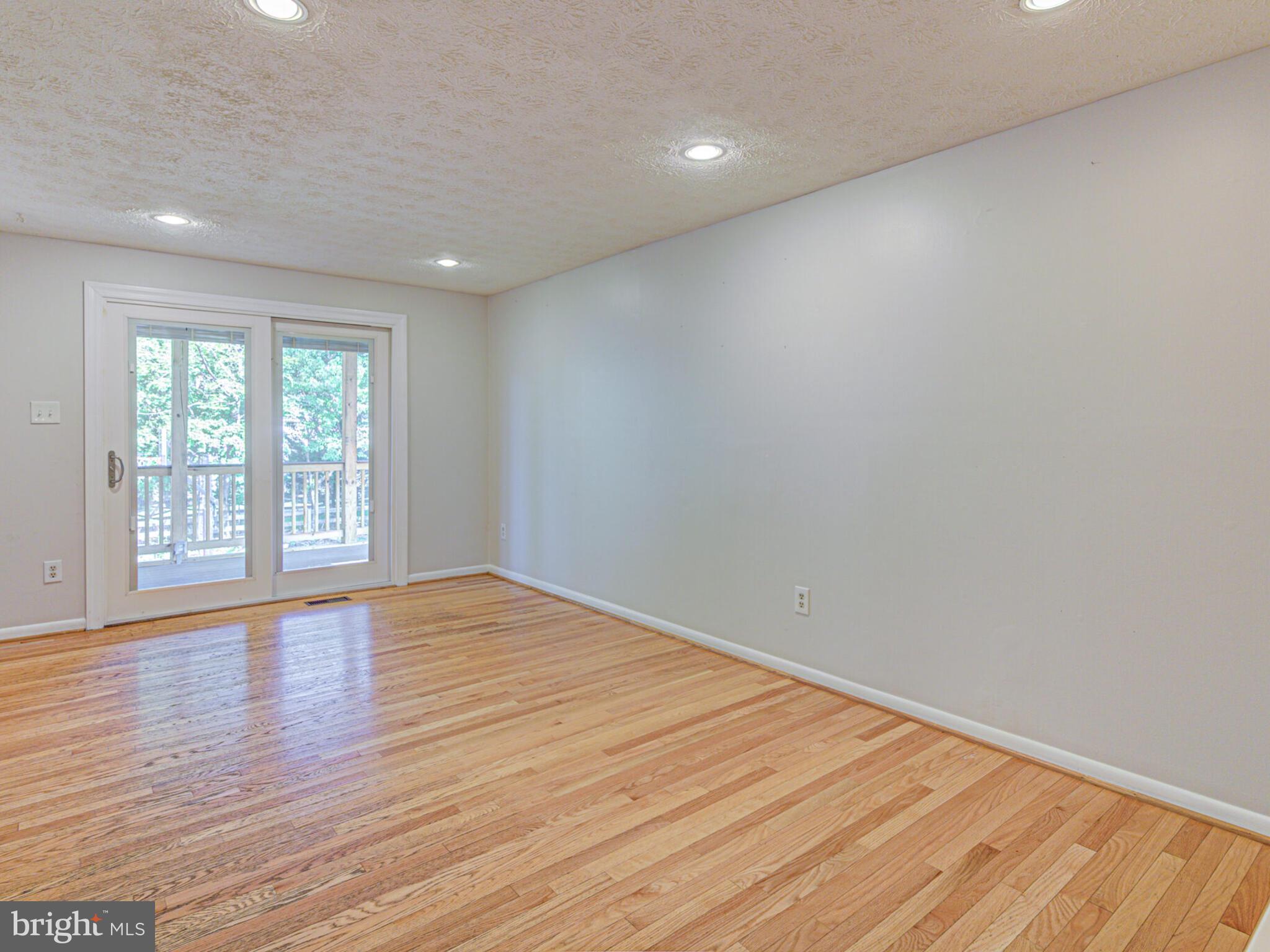 244 Silverleaf Dr