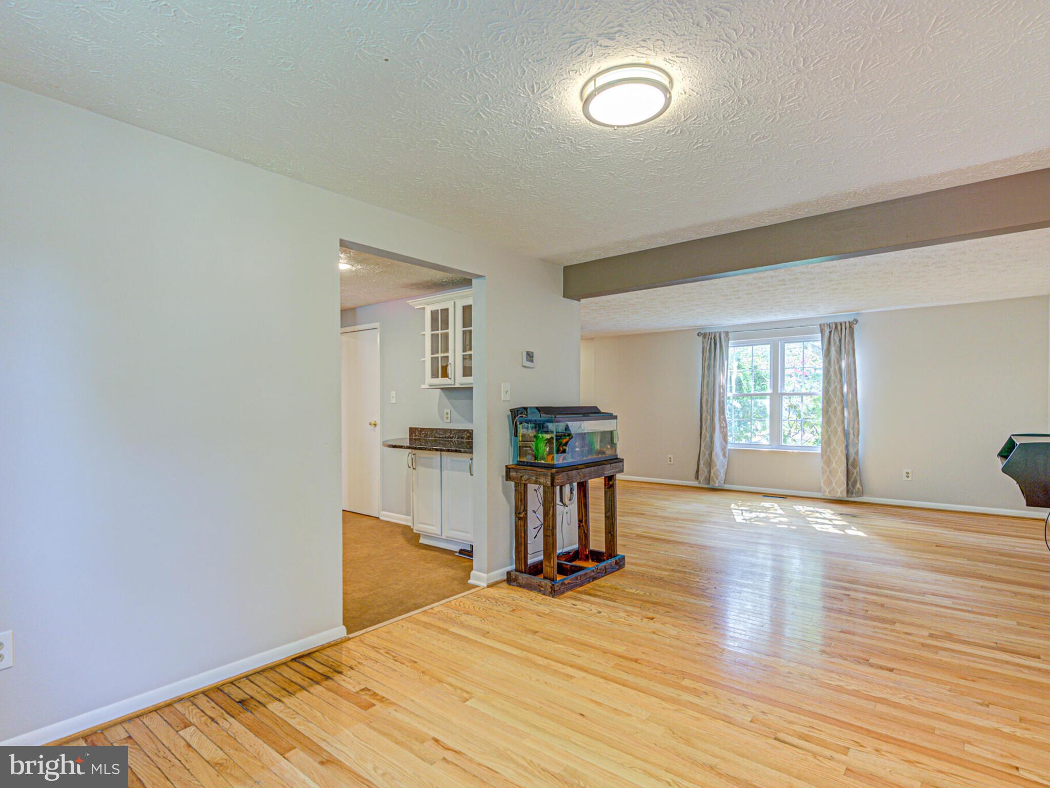 244 Silverleaf Dr