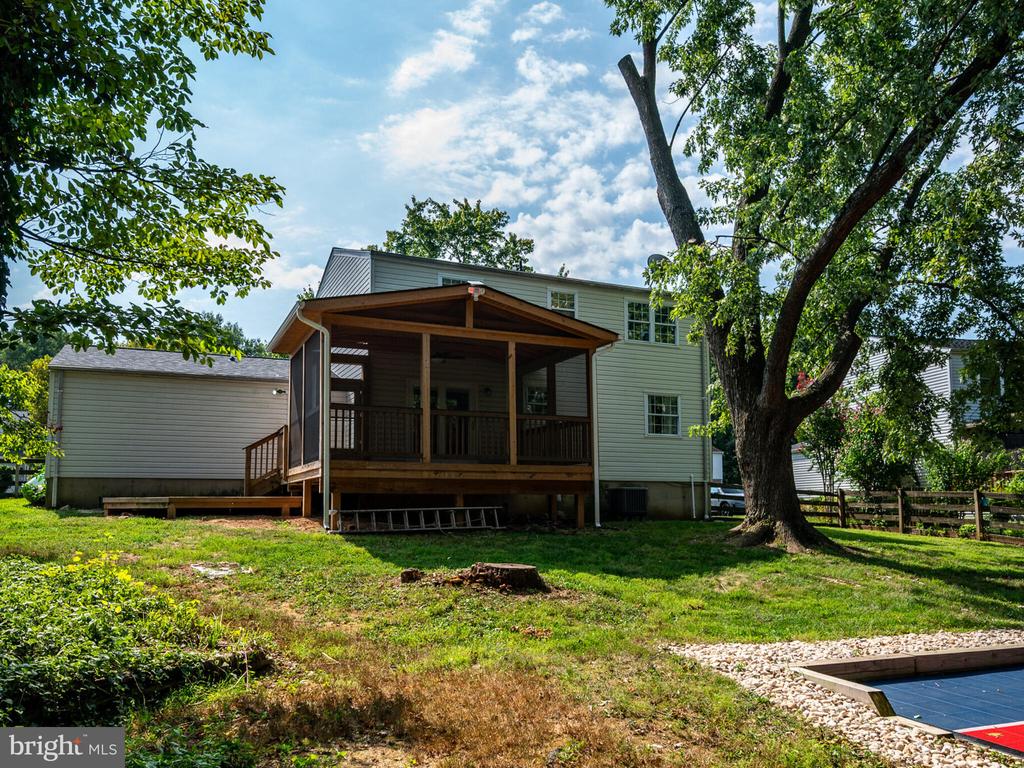 244 Silverleaf Dr