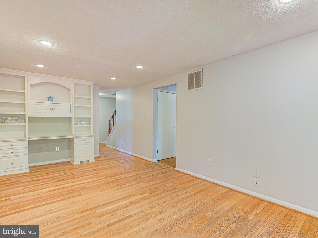 244 Silverleaf Dr
