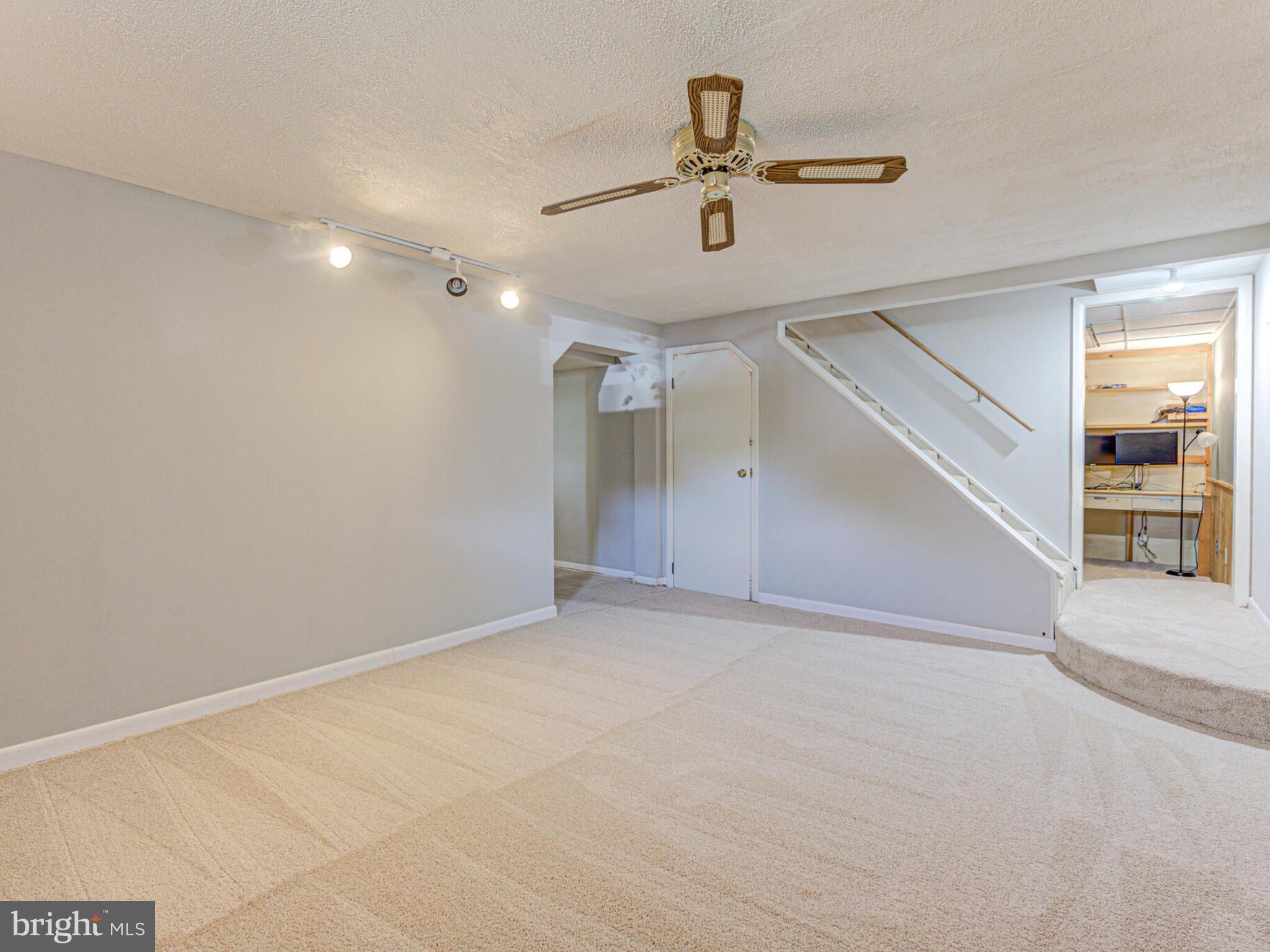 244 Silverleaf Dr