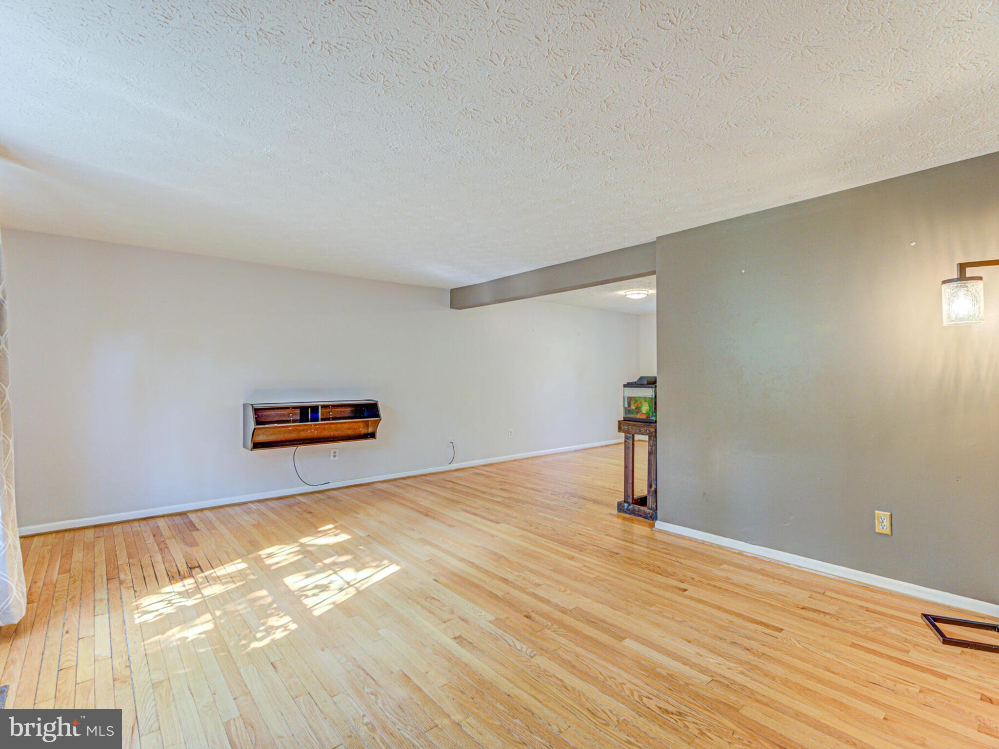 244 Silverleaf Dr