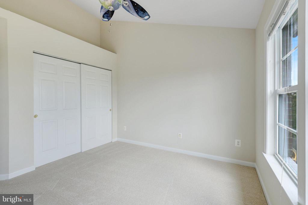44270 Acushnet Ter