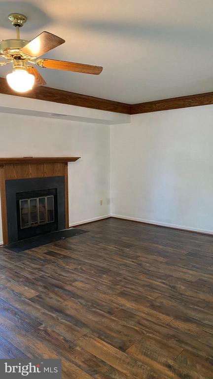345 Lancaster Sq