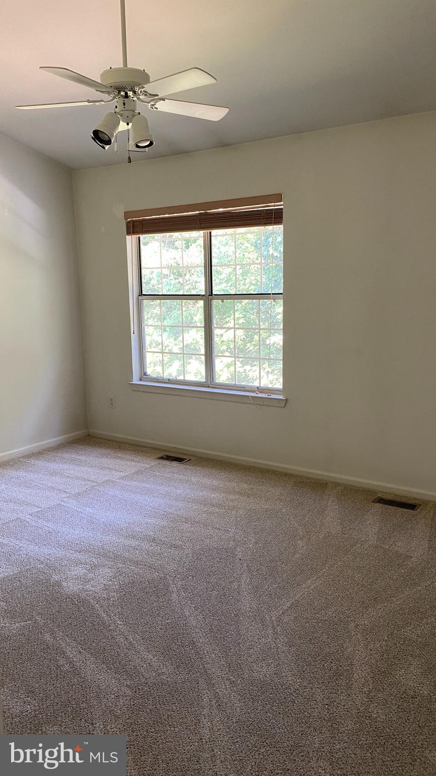 345 Lancaster Sq