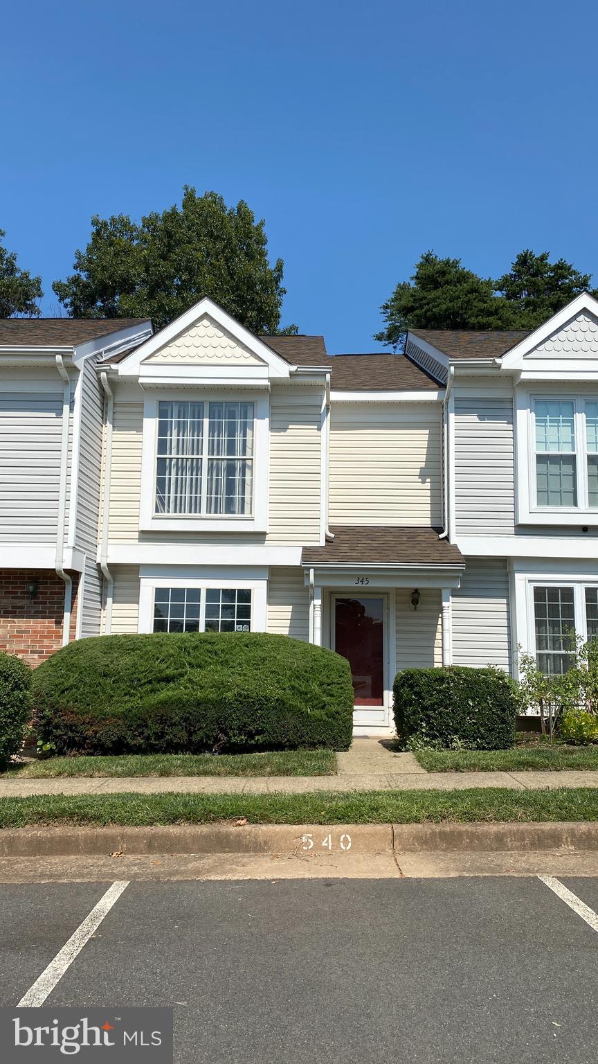 345 Lancaster Sq