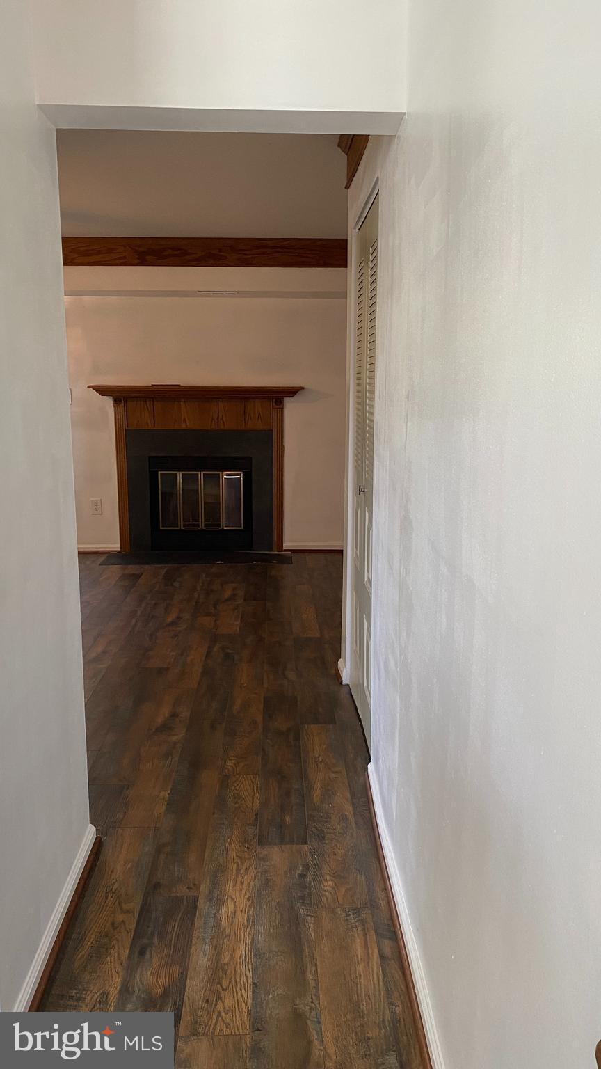 345 Lancaster Sq