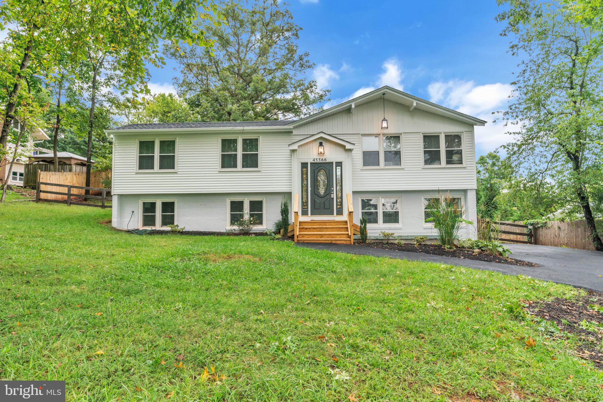 45566 Lakeside Dr