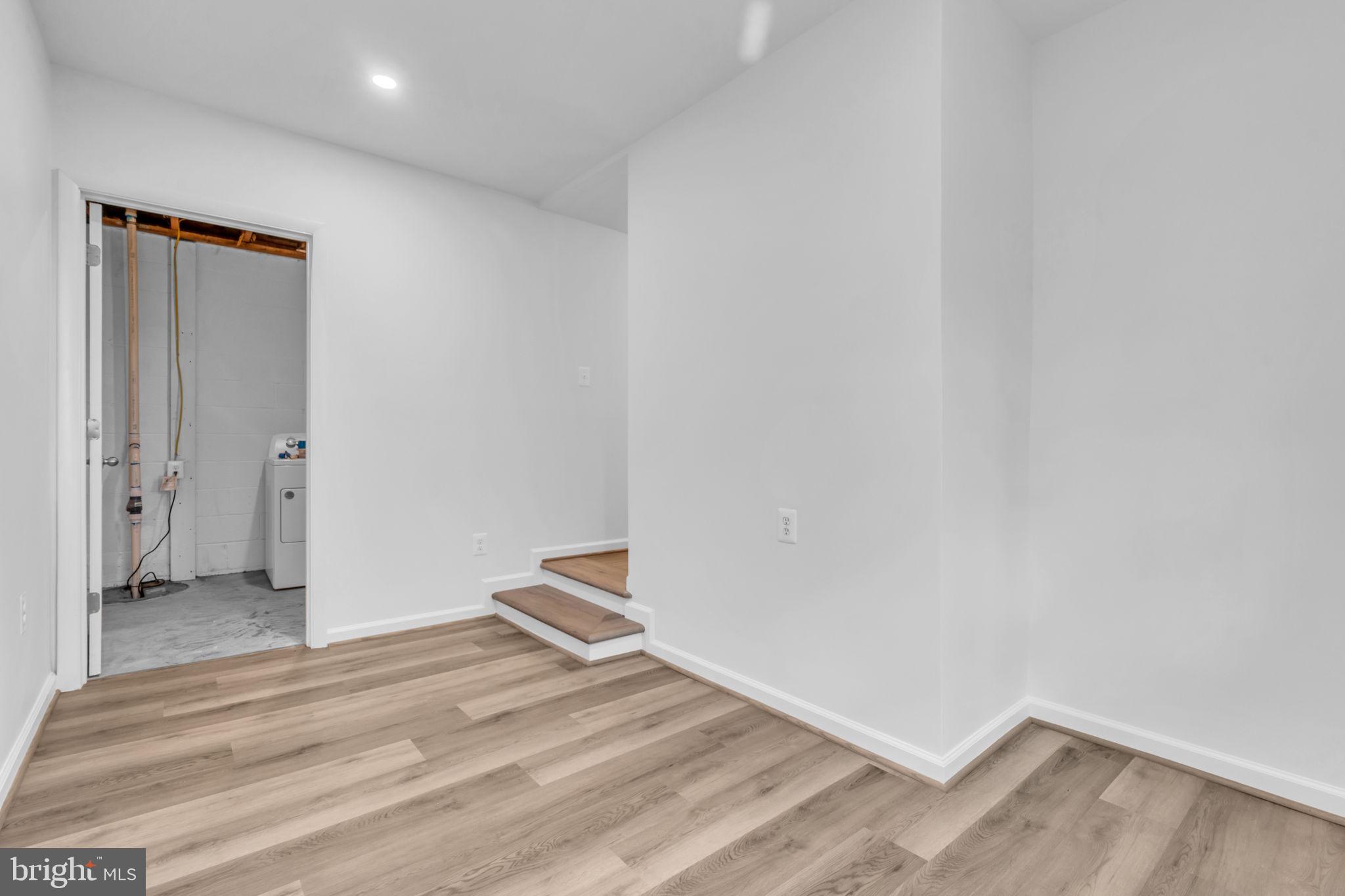 45566 Lakeside Dr