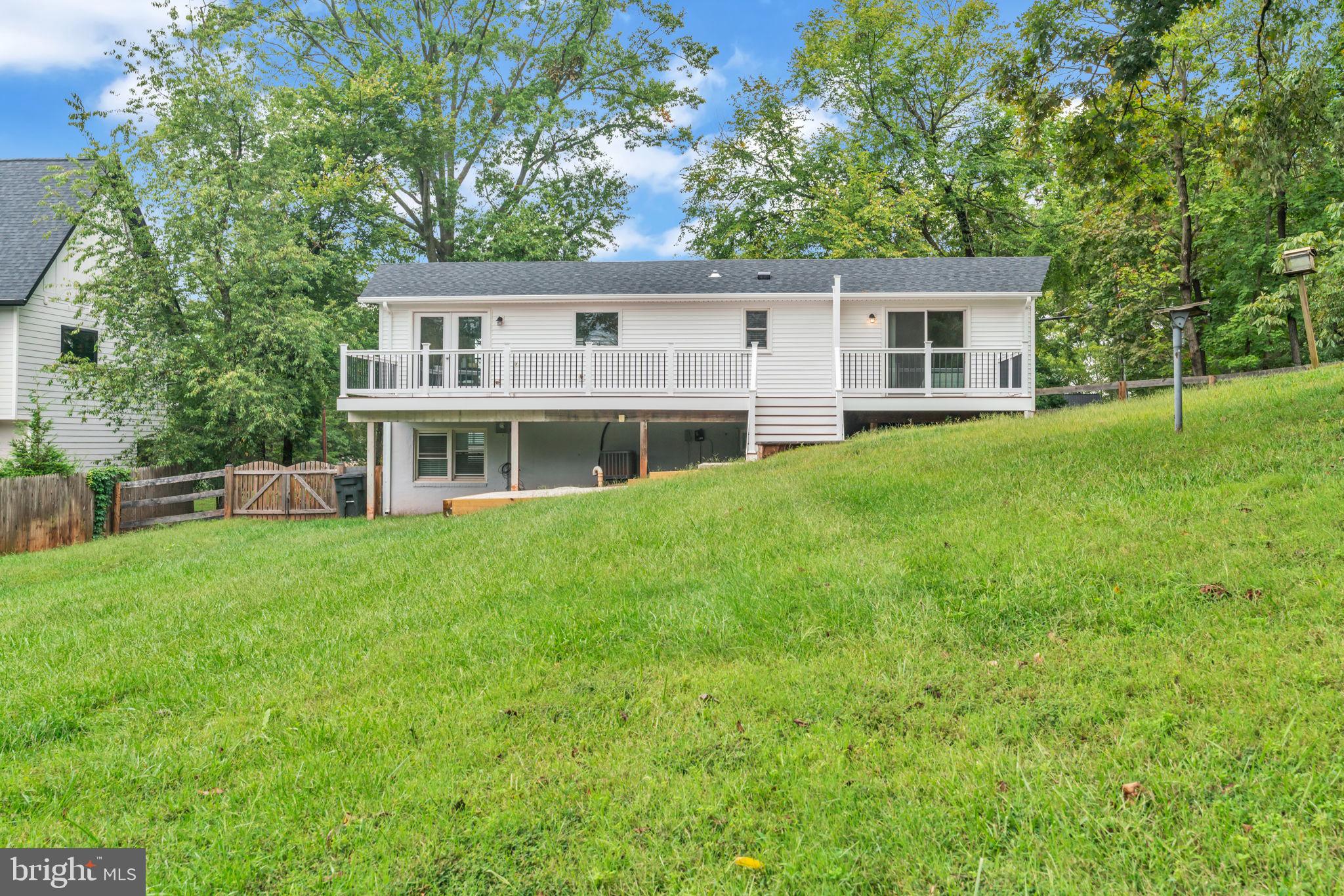 45566 Lakeside Dr