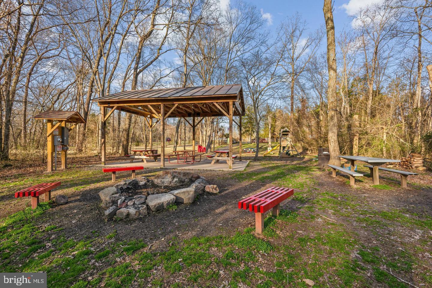 45566 Lakeside Dr