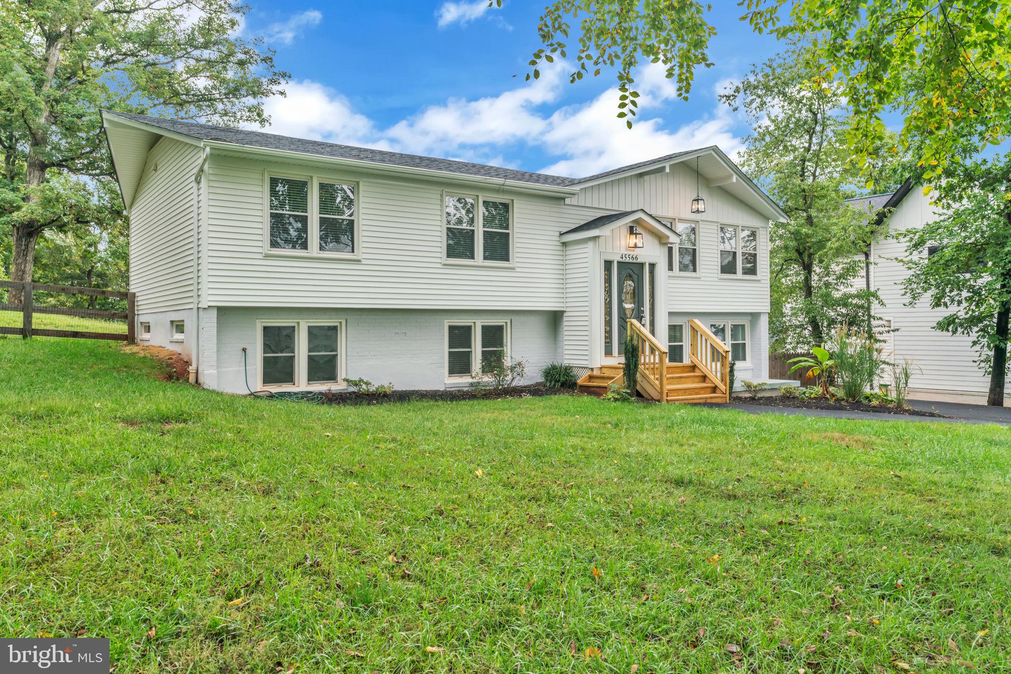 45566 Lakeside Dr