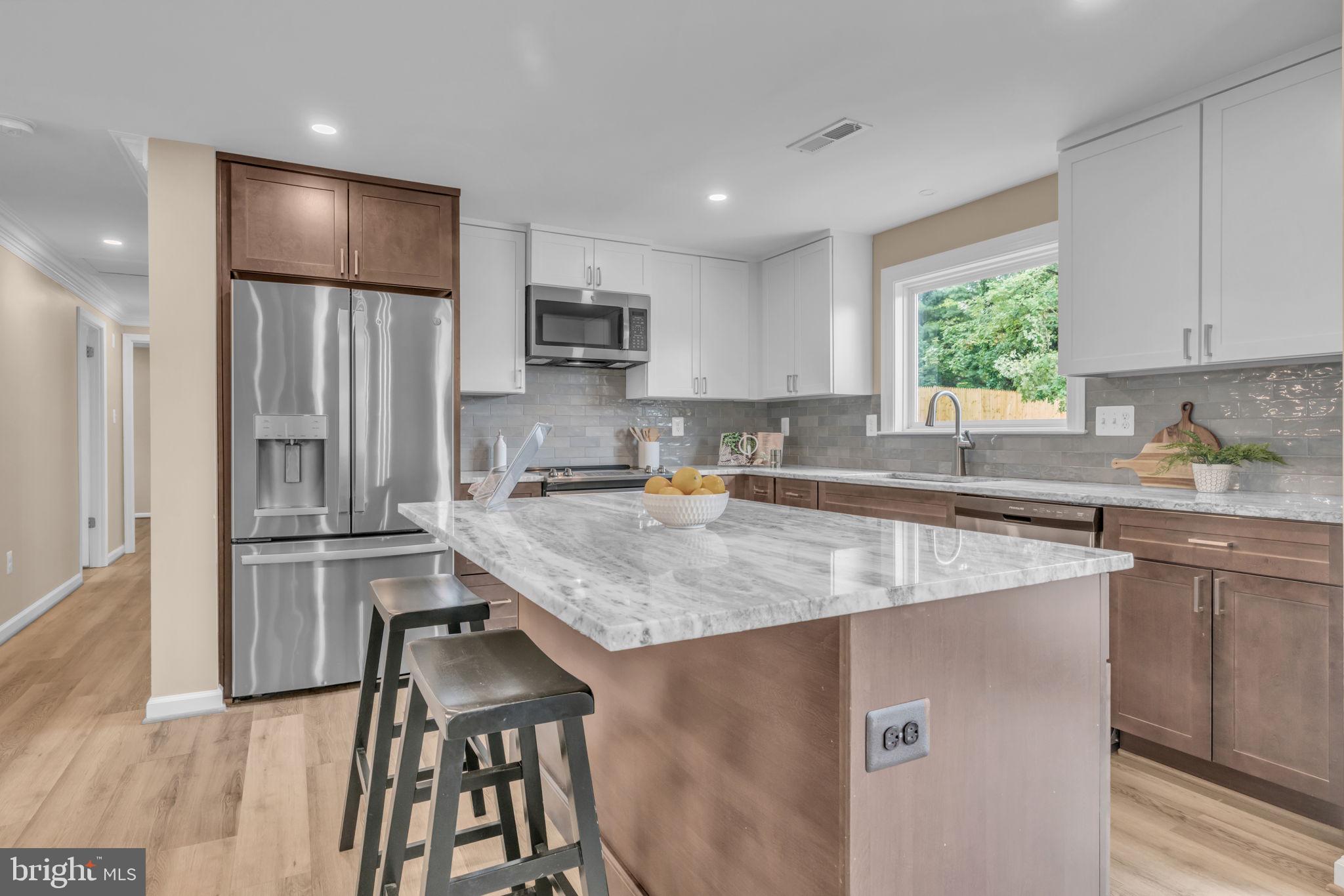 45566 Lakeside Dr