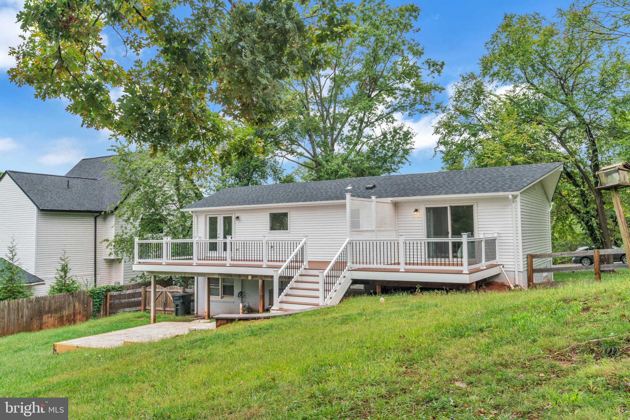 45566 Lakeside Dr