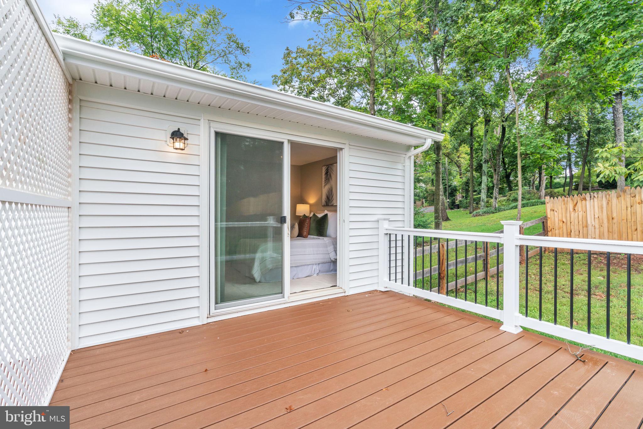 45566 Lakeside Dr