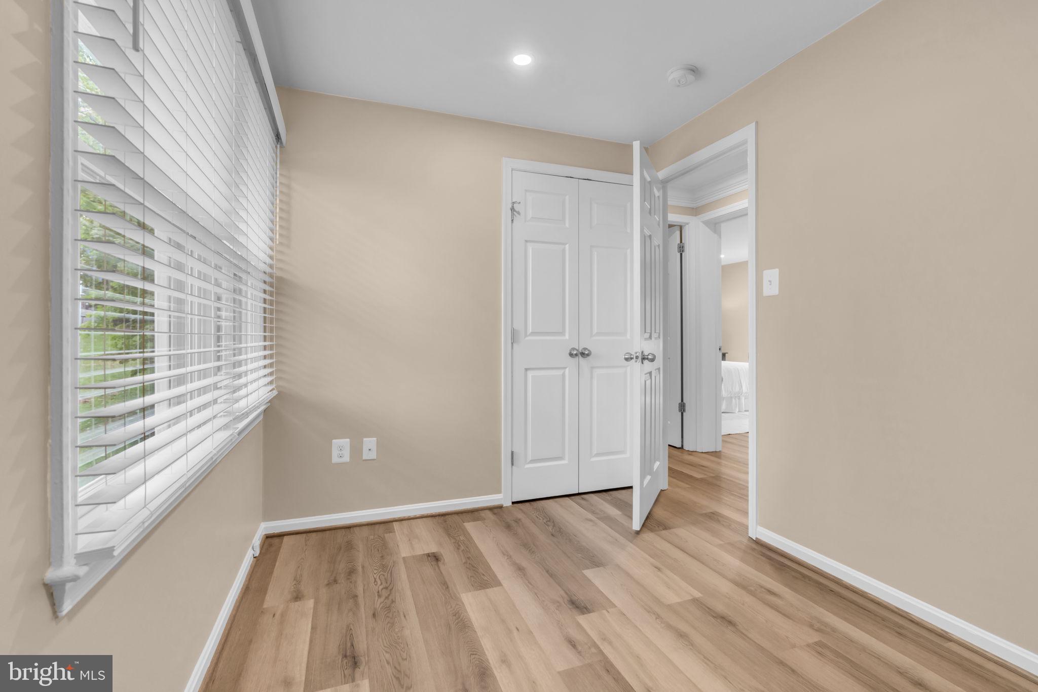 45566 Lakeside Dr